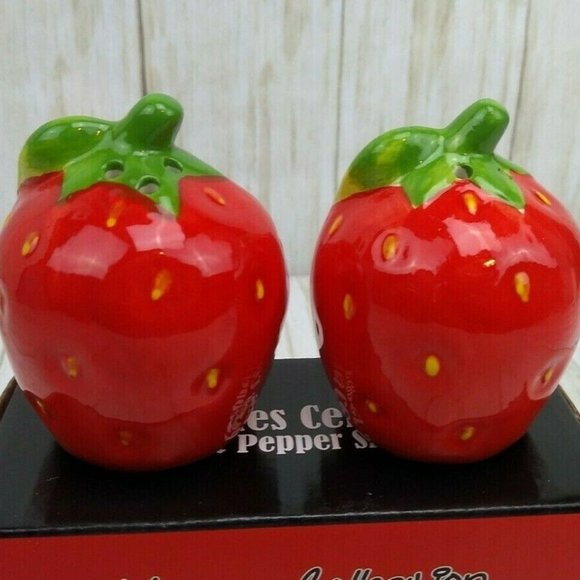 Strawberry Ceramic Smiley Face Happy Fruit Salt Pepper Shakers - Picture 3 of 5